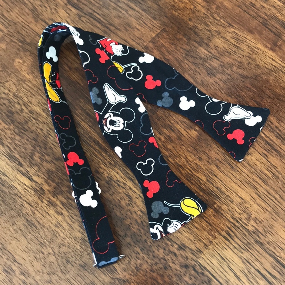 Mickey Adjustable bow tie